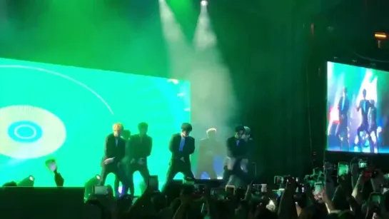 [VK][180303] HallyuSG Fancam MONSTA X - Hero @ HSBC Women’s World Championship Music Festival 2018