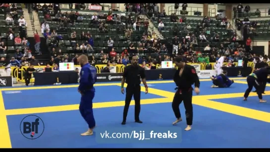 Josh Hinger vs Douglas Elliot Kallin Jr IBJJF Chicago 2017 Spring Open #бжж_капоучебнику