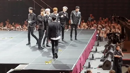 [VK][23.09.17][Fancam]  KCON 2017 in Australia D-2 (propose to fan girl)