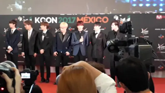 [VK][18.03.17] MONSTA X Red carpet @ KCON'2017 Mexico