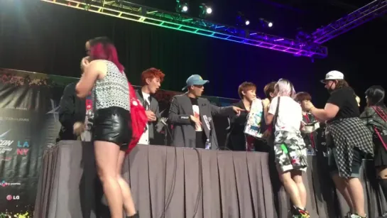 [VK] [01.08.15] Приветственное касание MonstaX началось!!  #KCON15LA #KCONLive @ KCON15LA