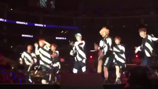 [VK] [01.08.15] Monsta X - Trespass @ KCON15LA