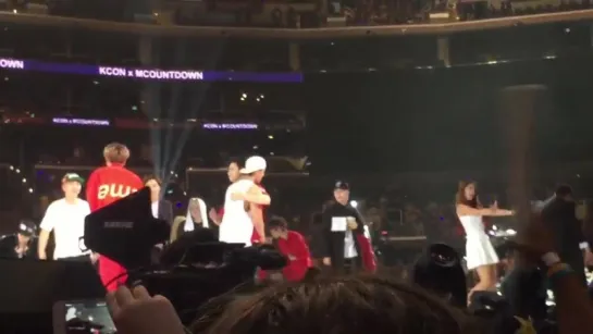 [VK] [01.08.15] Monsta X Шону и JB (Got7) @ KCON15LA