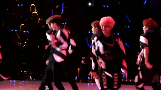 [VK] [01.08.15] MONSTA X - Trespass @ KCON15LA