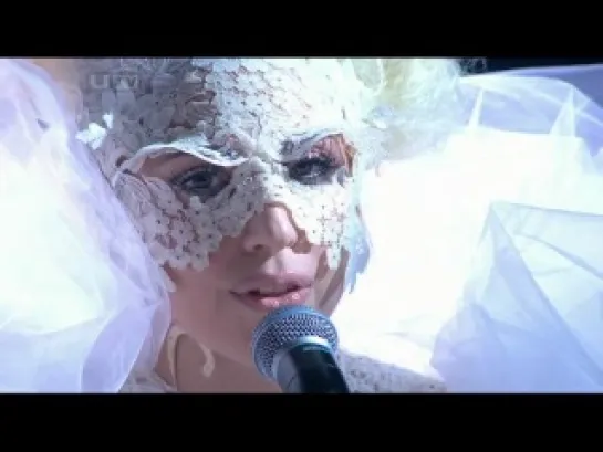 Lady Gaga - Telephone & Dance In The Dark (Live @ BRIT Awards 2010)