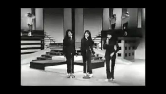 The Ronettes - Be my baby / Shout