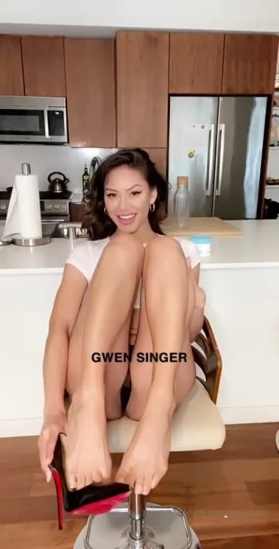 Gwen Singer (HOT AND SEXY 745)