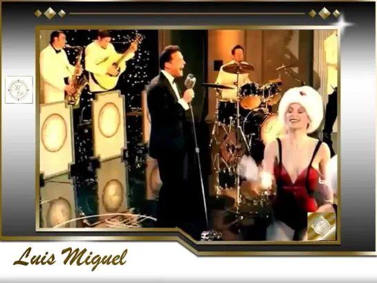 Luis Miguel - Santa Claus Llego A La Ciudad (Official Music Video)