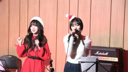 171220 Kei, Sujeong - Santa Baby (Ariana Grande)