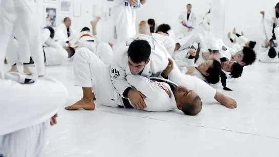 PROFESSOR GUI SPARRING BLACK BELT VISITOR (12.27.2019) - ART OF JIU JITSU