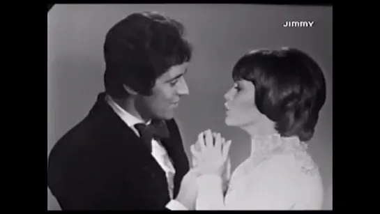 Mireille Mathieu et Sacha Distel  ♫ Une Histoire D'Amour (Sacha Show, 26/05/1971)