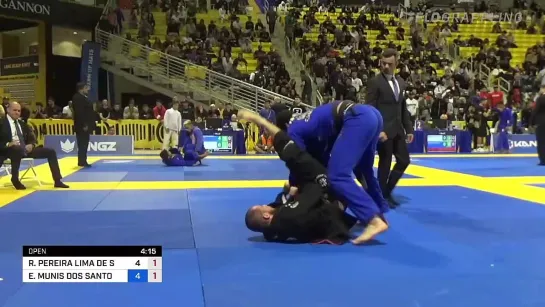 4F Open class - ROOSEVELT DE SOUZA vs ERICH MUNIS #IBJJFWORLD2022