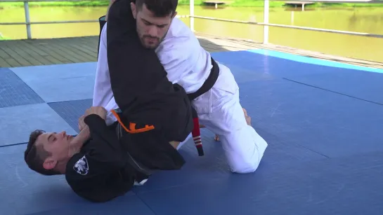 Caio Terra - ARMLOCK DRILL (SWINGING HIPS)