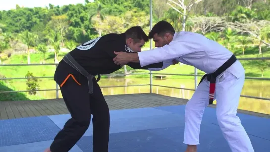 Caio Terra - PULLING CLOSE GUARD