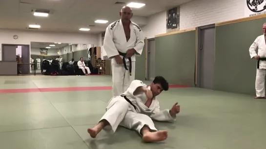 How to do Tai Otoshi when moving forwards in Judo