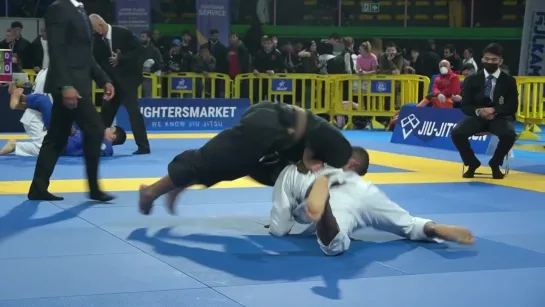 Nonstop Scramble In This Featherweight Quarterfinal #IBJJFEURO2022