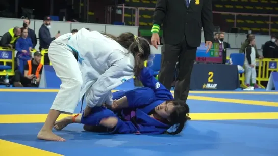 Yasmin Castro Pressures Her Way To Submission #IBJJFEURO2022