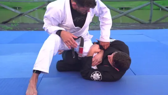 Caio Terra - 3 KNEE ON BELLY ESCAPE TO SINGLE LEG POSITION