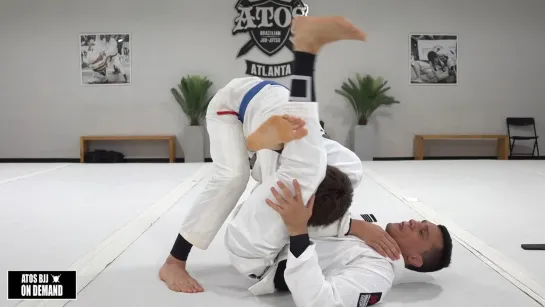 3 Bruno Frazatto teaches Triangle Choke and Omoplata from Spider Lasso Guard