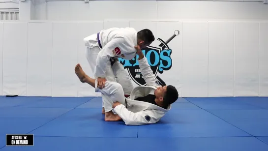 6 Rolando Samson teaches Single Leg X Entry  Sweeps, during the advanced class