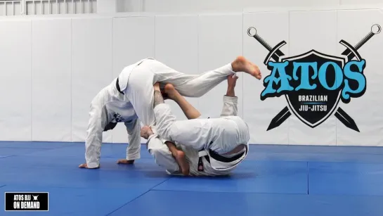 4 Jonnatas Gracie teaches Single Leg Entry From DLR, during the fundamental class