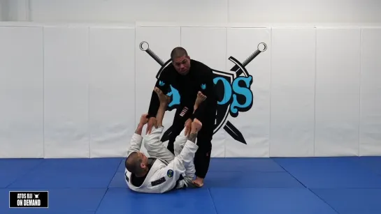 1. Andre Galvao teaches Spider Guard Pass, during the fundamental class