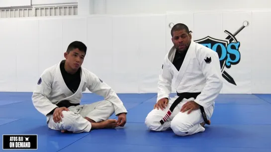 3 Andre Galvao teaches Most Powerful Triangle From Closed Guard, during the fundamental class