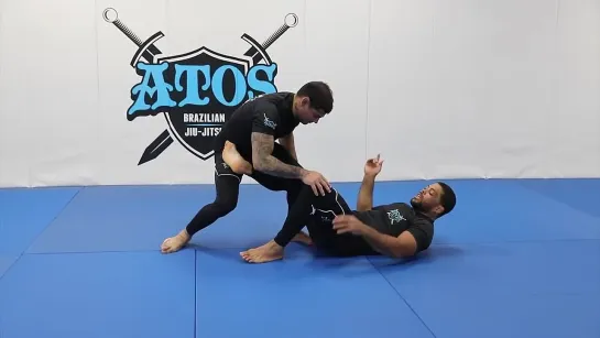 Andre Galvao - Lady Liberty Knee Cut Pass