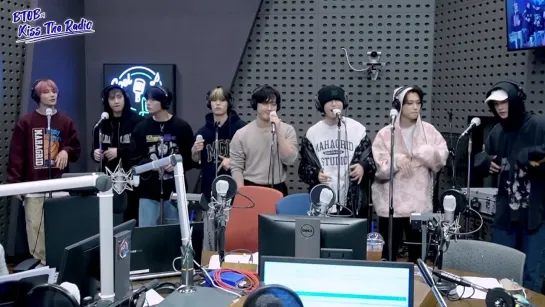 [221012] Stray Kids - CASE 143 » BTOB Kiss The Radio »