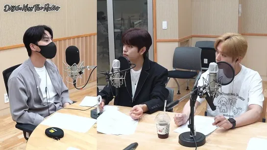 [210712] Stray Kids » Day6 Kiss The Radio » Lee Know and Seungmin