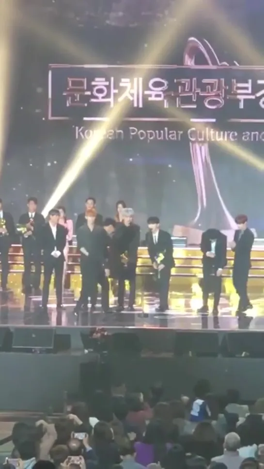 [VK][30.10.2019][Fancam] Korea Pop Culture  Arts Awards 2019(4)