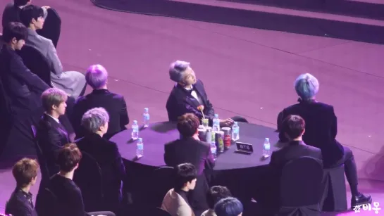 [VK][15.01.19][Fancam] The 28th SMA 2019 (BTS rezction to MONSTA X)