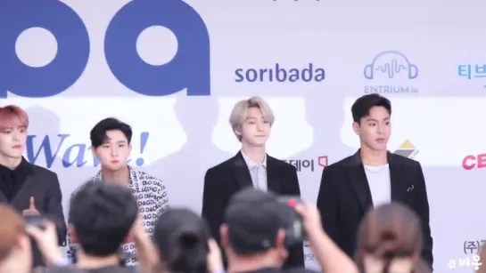 [VK][30.08.18][Fancam] MONSTA X on 2018 SOBA Red (Blue) Carpet