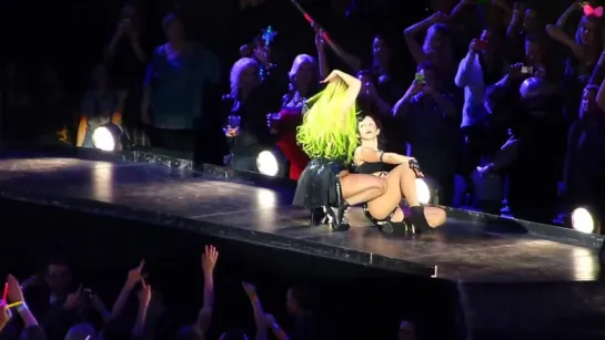 2013 // Born This Way Ball Tour [Tournée Américaine] > Telephone (Gagavision.net)