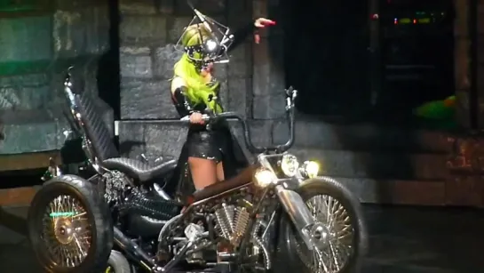 2013 // Born This Way Ball Tour [Tournée Américaine] > Heavy Metal Lover (Gagavision.net)