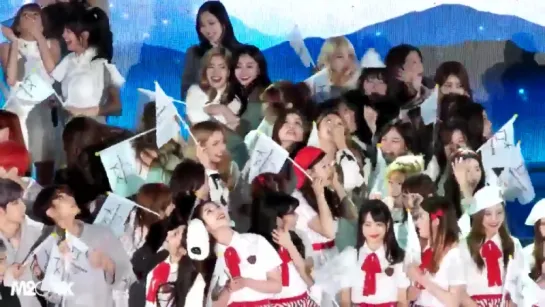 170603 - kyulkyung hugging some 98liner aka Twice Dahyun