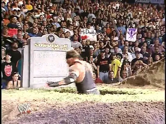 Undertaker vs Vince McMahon (Buried Alive Match)(Survivor Series 2003)