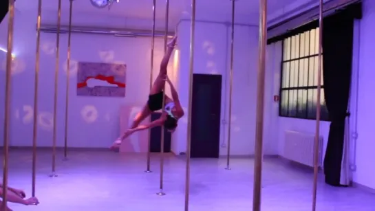 Парный танец Marion Crampe and Alex Shchukin pole dance duo