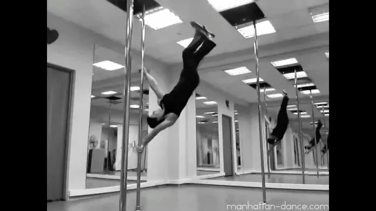 Анжела Кулагина трюки на шесте pole dance