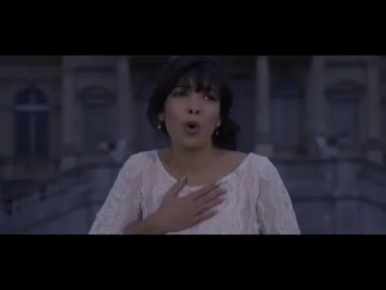 Indila - Tourner Dans Le Vide