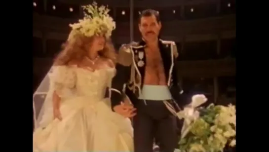 Freddie Mercury & Jane Seymour (Fashion Aid 1985)