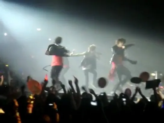 [FANCAM] 110611 - SHINee Ready Or Not @ SMTOWN Live in Paris