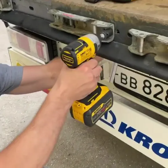 Гайковерт dewalt