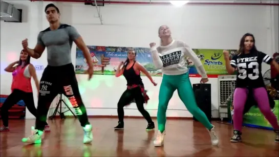 NO ES ILEGAL (Not A Crime) - Daddy Yankee - Easy Dance Fitness Choreography - Zumba