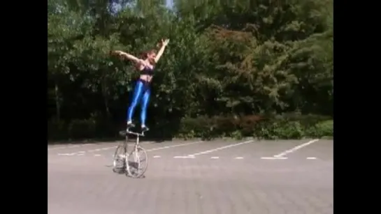 Fixed Gear Bike Tricks by Ines Brunn on an Artistic Bicycle