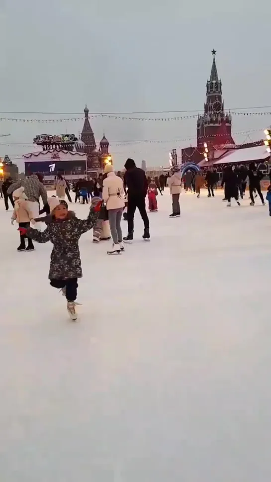 Полина Шешелева / Polina Shesheleva - ГУМ-каток