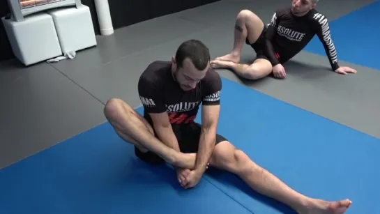 5 stretches to improve your guard (Lachlan Giles)