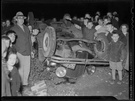 49 Vintage Photos of Car Accidents from the 1930s and 1940s