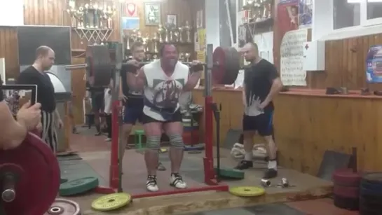 Andrey Malanichev 420kg x 3 reps Raw with wraps