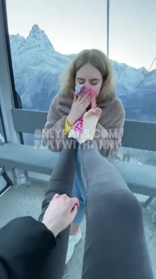 playwithanny - lesbian kissing feet and sniffing socks public